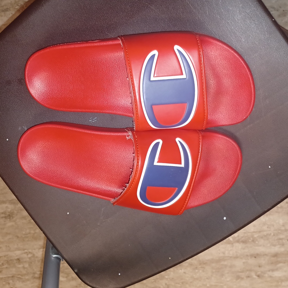 AUTHENTIC CHAMPION RED SLIDES